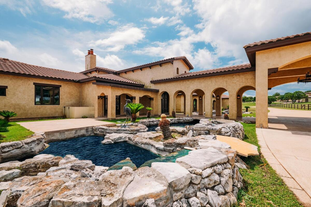 Ranch – Custom Home, Foreman Home, Airstrip
