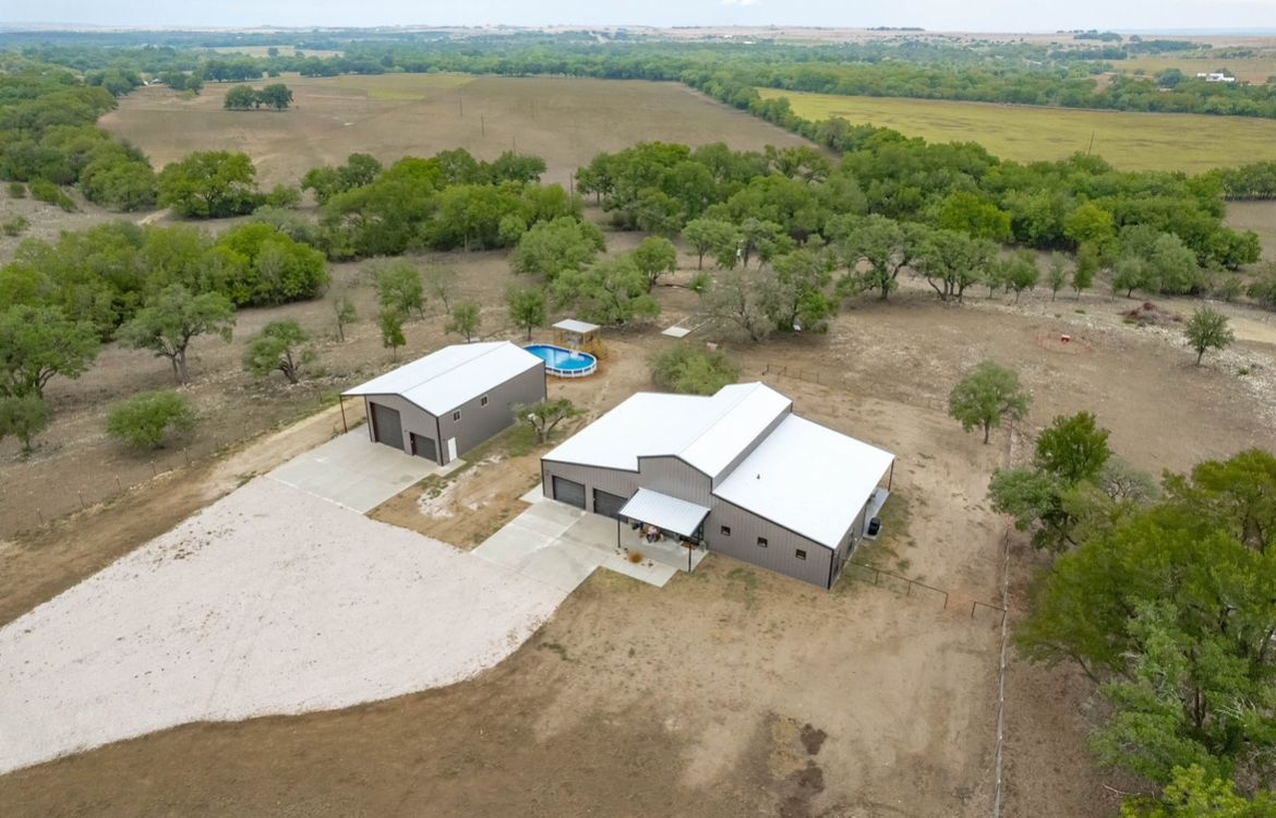 Luxury Barndo – Simms Creek (52 Acres)